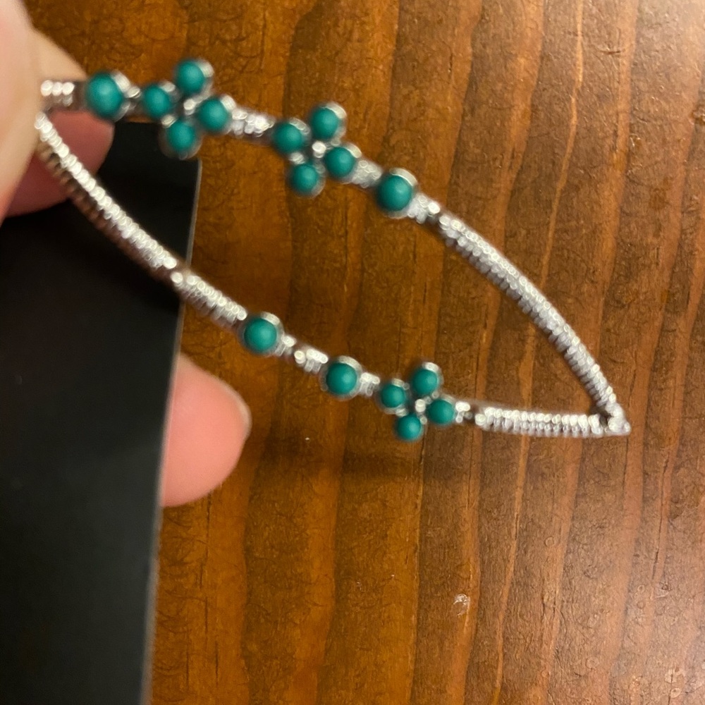 Earrings!! 💕 - Picture 4 of 4
